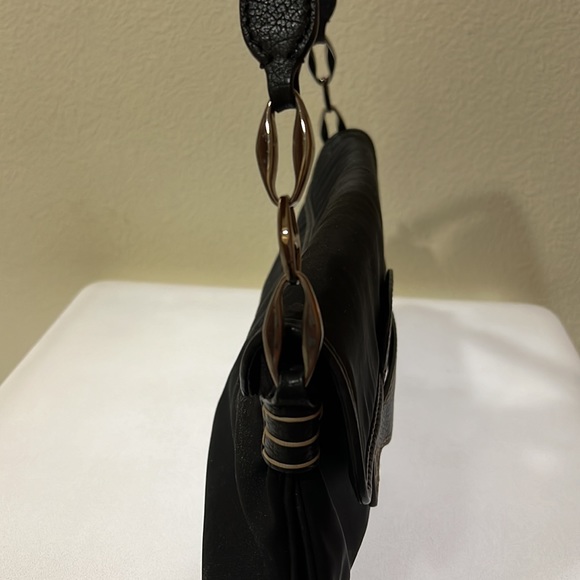 Tod’s black shoulder bag. - Picture 5 of 13